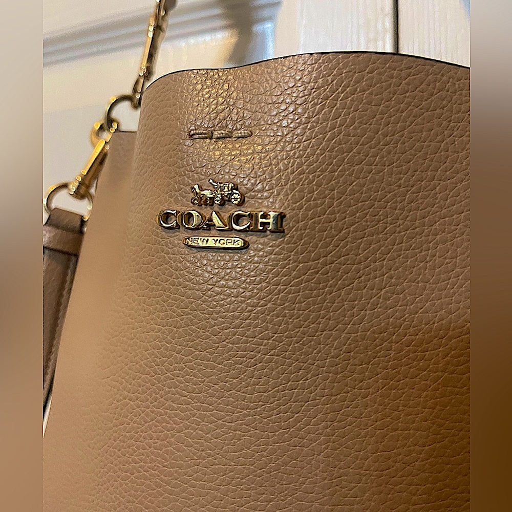 EUC Coach Mollie Bucket Bag- Nude/Tan Color. Looks brand new!